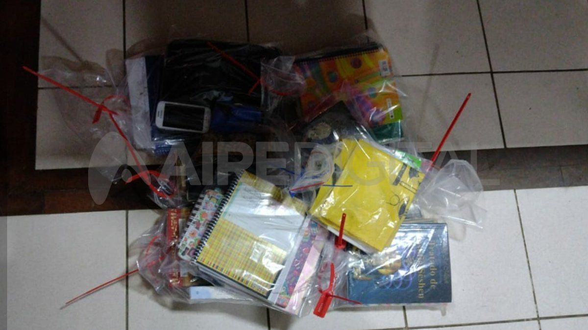 Parte de los elementos secuestrados en el allanamiento realizado por la Policía de Córdoba en la casa de la secretaria judicial. 