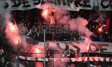 Colón lleva seis sin ganar, con cuatro derrotas y dos empates, y el hincha sabalero hizo oír su bronca. Colón lleva seis sin ganar, con cuatro derrotas y dos empates, y el hincha sabalero hizo oír su bronca.
