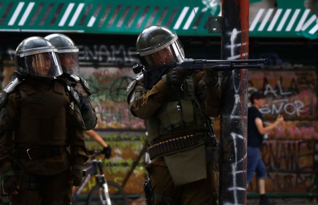 El Gobierno de Chile evalúa dotar a la Policía de nuevas armas no letales