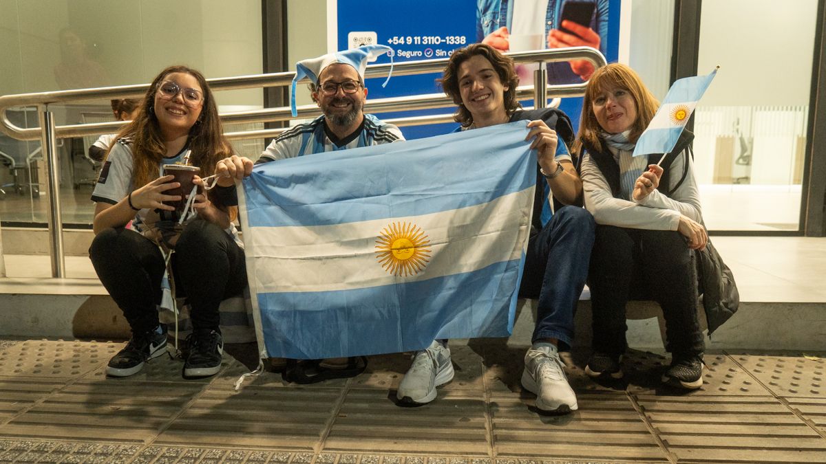 Así festejó Santa Fe la victoria de Argentina contra Inglaterra. Así festejó Santa Fe la victoria de Argentina contra Inglaterra.