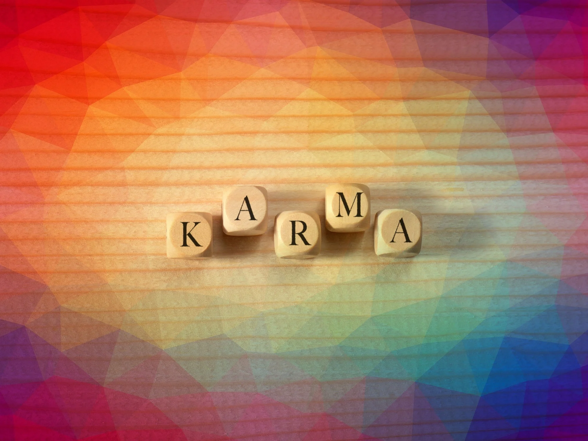 El karma es importante en el hinduismo, el budismo, el jainismo, el ayyavazhi y el espiritismo.