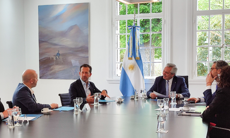 Alberto Fernández se reunió con directivos de ALSEA y anunciaron inversiones por 30 millones de dólares Alberto Fernández se reunió con directivos de ALSEA y anunciaron inversiones por 30 millones de dólares