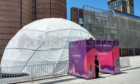 El Domo Micaela se encuentra en la explanada de “El Molino, Fábrica Cultural”, en la ciudad de Santa Fe. El Domo Micaela se encuentra en la explanada de “El Molino, Fábrica Cultural”, en la ciudad de Santa Fe.