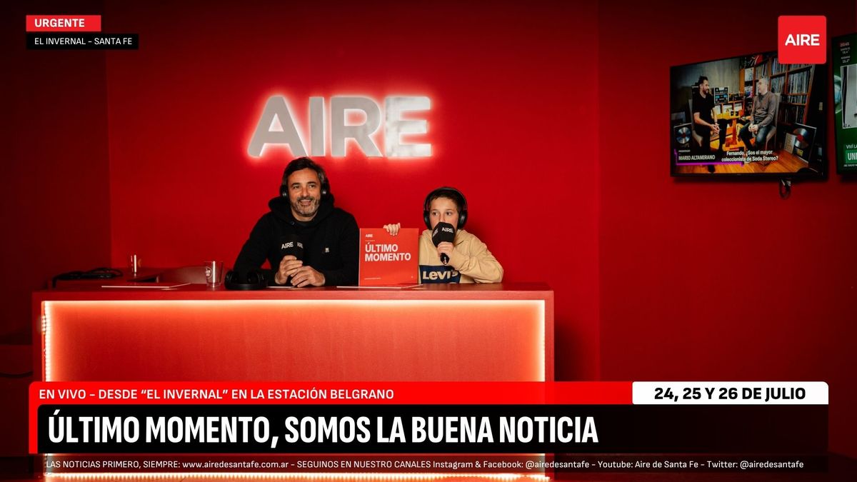La gran comunidad de AIRE se sentó a la mesa de conductores y posó frente a las cámaras para vivir la experiencia del multimedios.
