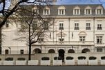 La sede diplomática en Buenos Aires apeló al humor para bajar los niveles de confrontación en la previa del clásico mundialista.
