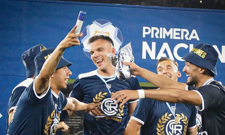 Facundo Masuero, que regresar a Colón, logró el ascenso a Primera con Independiente Rivadavia de Mendoza. Facundo Masuero, que regresar a Colón, logró el ascenso a Primera con Independiente Rivadavia de Mendoza.