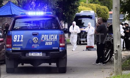 Siete de cada diez santafesinos aprueban las políticas de seguridad del gobierno provincial. Siete de cada diez santafesinos aprueban las políticas de seguridad del gobierno provincial.