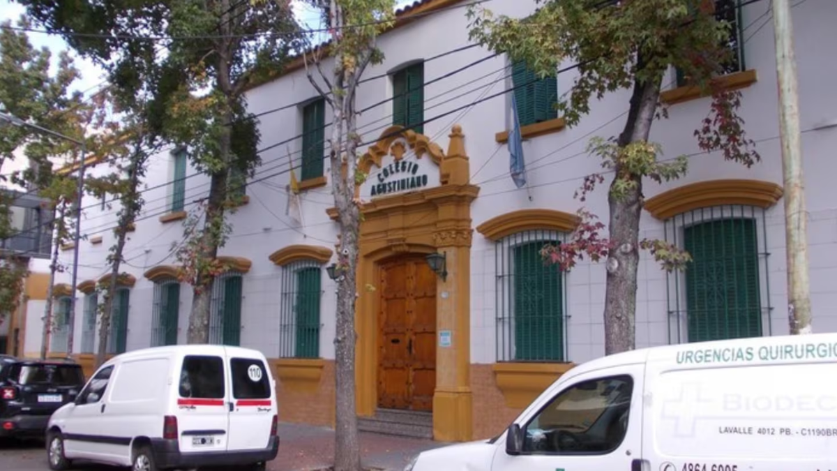 Denunciaron a un joven por vender fotos de sus compañeras desnudas creadas con IA