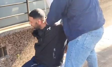 Detuvieron en Zárate a un hombre acusado de Maltrato infantil: drogaba, golpeaba y le daba comida para perros a su hija. Detuvieron en Zárate a un hombre acusado de Maltrato infantil: drogaba, golpeaba y le daba comida para perros a su hija.