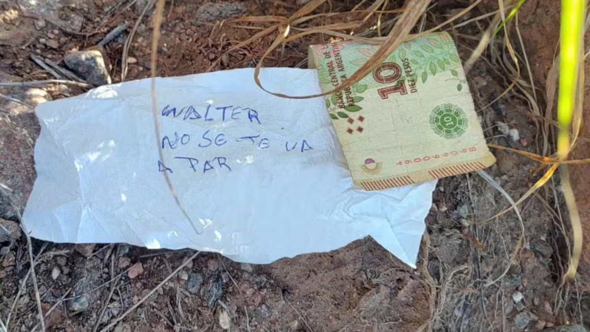 En la capital riojana, los vecinos que pasaban por el lugar se percataron de la presencia de una 