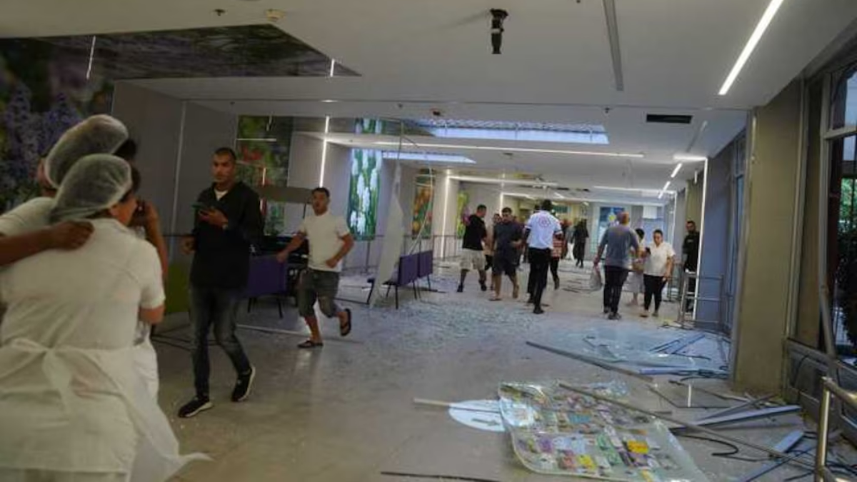 La agencia estatal de noticias iraní informó que el ataque tenía como objetivo instalaciones de inteligencia militar israelíes