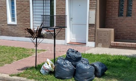 La Municipalidad realiza el servicio de recolección de residuos en puntos sensibles de la ciudad. La Municipalidad realiza el servicio de recolección de residuos en puntos sensibles de la ciudad.