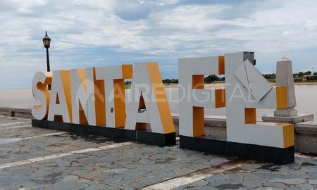 vandalizaron el cartel de santa fe en la costanera vandalizaron el cartel de santa fe en la costanera