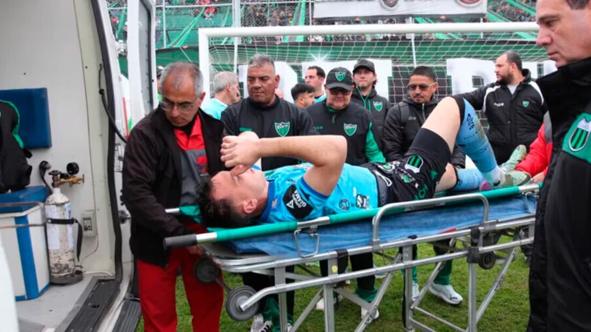 Facundo Masuero sufrió una conmición cerebral producto de un proyectíl y el partido fue suspendido. Foto Diario de Cuyo.