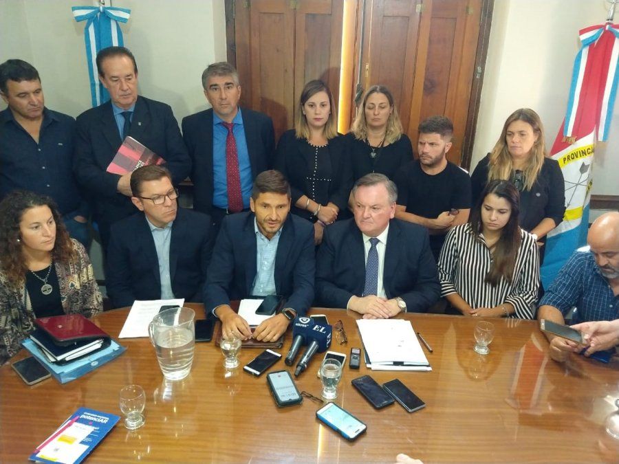 Diputados y Senadores de la UCR lanzaron un documento asegurando voluntad de diálogo para aprobar el Presupuesto 2022.