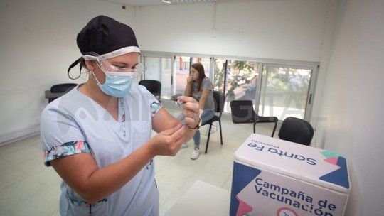 En las próximas semanas el operativo de vacunación antigripal avanzará en la población geriátrica y el personal de seguridad. Luego será el turno de los mayore de 65 años.