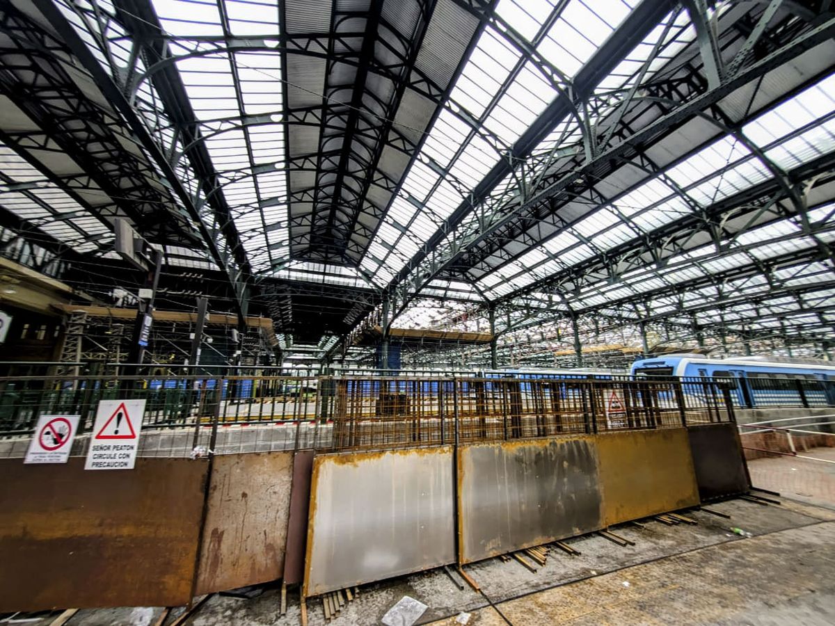 Aspecto de la estacion Constitucion (Buenos Aires) durante el paro nacional de la CGT