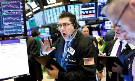 El agua, así como lo hace el oro y el petróleo, comienza a cotizar en la bolsa de Wall Street. El agua, así como lo hace el oro y el petróleo, comienza a cotizar en la bolsa de Wall Street.