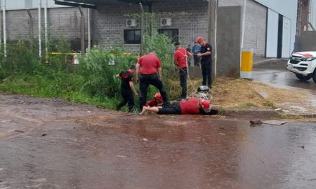 Una mujer de 80 años falleció en un trágico suceso en plena tormenta, en Garupá, Misiones. Una mujer de 80 años falleció en un trágico suceso en plena tormenta, en Garupá, Misiones.