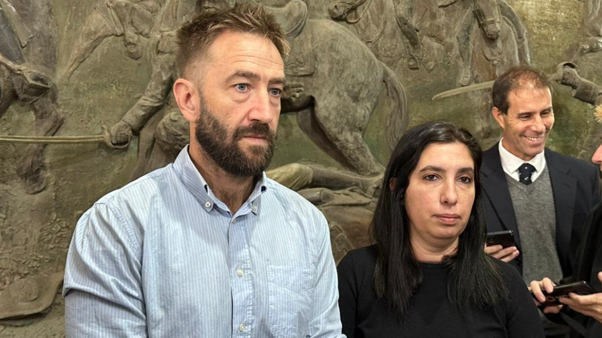 Rolando Galfrascoli y María Laura Urquiza brindaron precisiones sobre los 33 allanamientos. Rolando Galfrascoli y María Laura Urquiza brindaron precisiones sobre los 33 allanamientos.