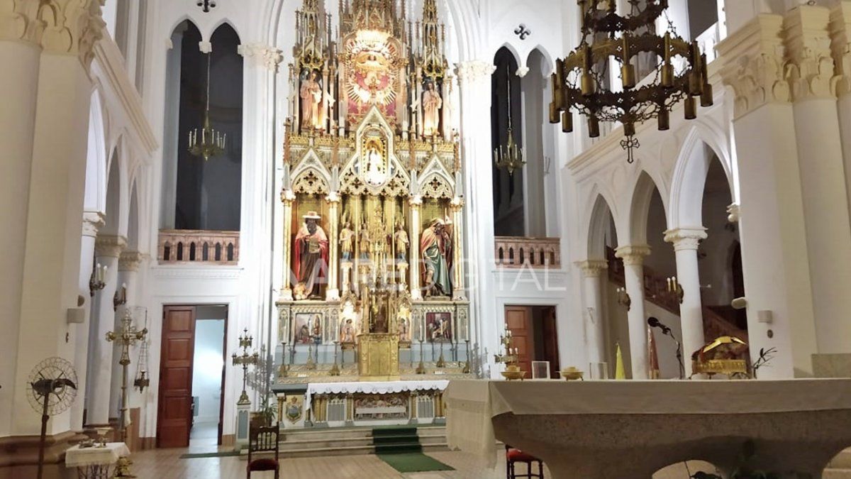 Histórica Fiesta de la Virgen de Guadalupe: la estampa que dio lugar a su devoción bajó al altar