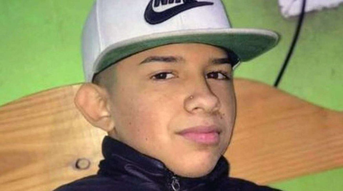 Un chico de 14 años vendía pastelitos para ayudar a su abuela cuando lo mataron a balazos para robarle.