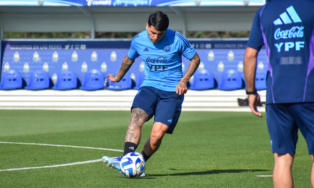 Javier Mascherano se refirió a la ausencia de Facundo Farías en la Selección Argentina Sub23. Javier Mascherano se refirió a la ausencia de Facundo Farías en la Selección Argentina Sub23.