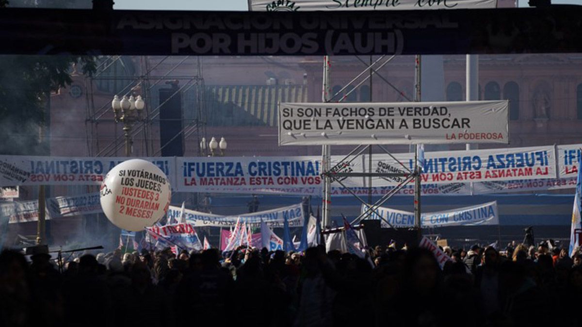 plaza de mayo CFK5.jpg plaza de mayo CFK5.jpg