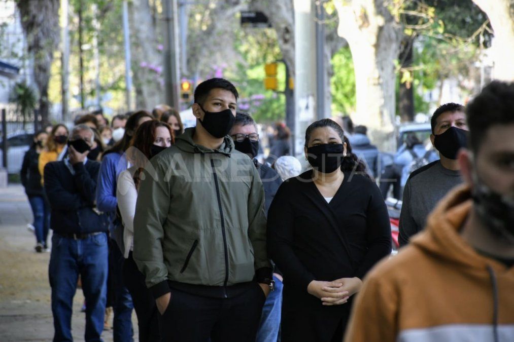 El templo está ubicado en Bulevar Oroño y 27 de Febrero. 