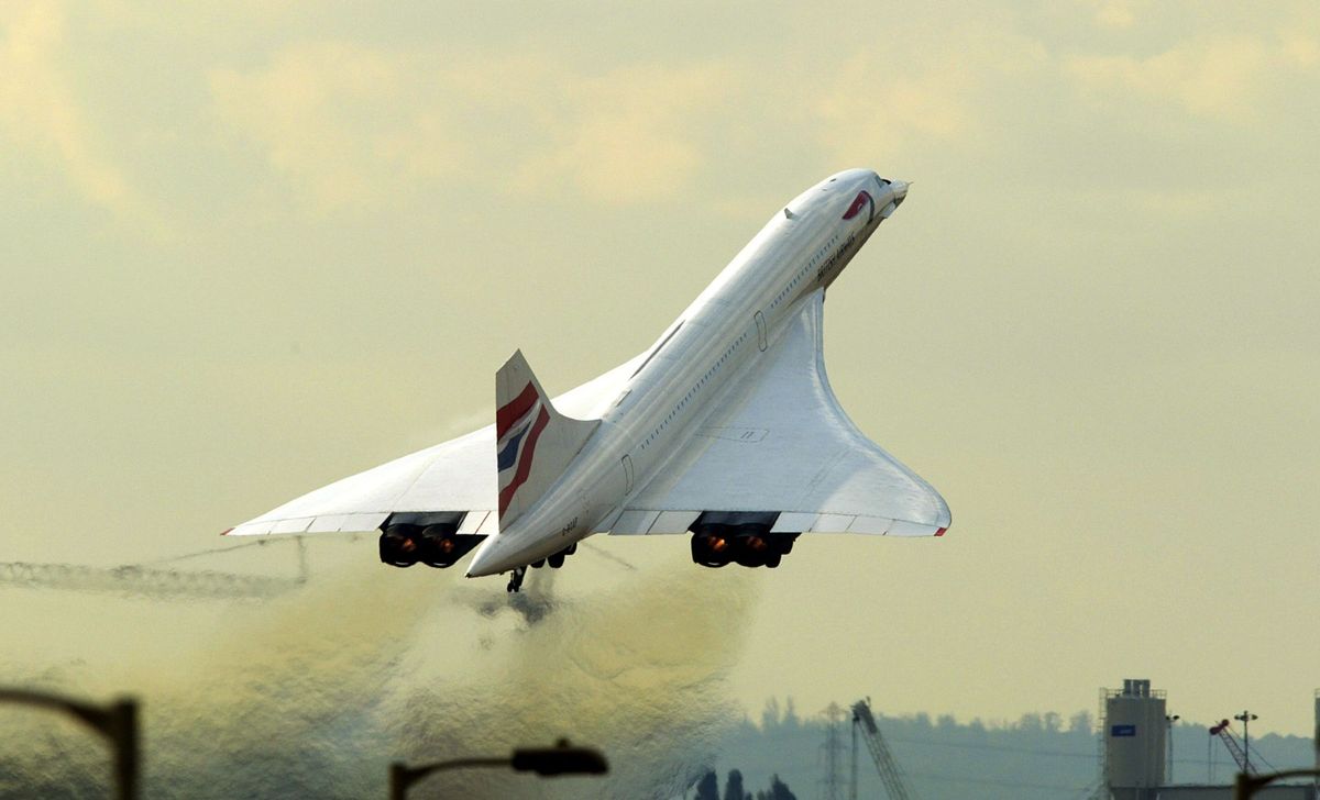 El diseño de las alas delta necesitaron más de 5000 horas de pruebas en los túneles de viento para perfeccionarlas. Esto le permitió al Concorde alcanzar Mach 2,04 con una velocidad máxima de crucero de 2179 km/h (el doble de la del sonido), por lo que se desplazaba más rápido que la Tierra en la rotación sobre su eje.