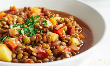Cazuela de lentejas: la receta sencilla y con pocos ingredientes para disfrutar en invierno Cazuela de lentejas: la receta sencilla y con pocos ingredientes para disfrutar en invierno