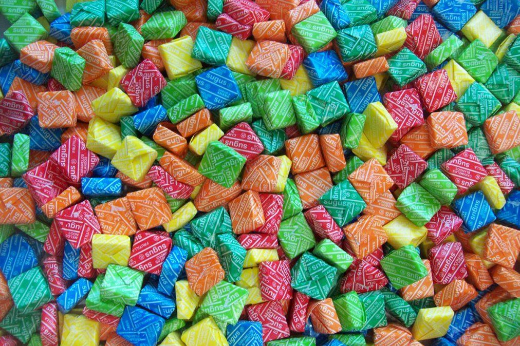 La historia detrás de caramelo más deseado: por qué el Sugus de ananá es azul