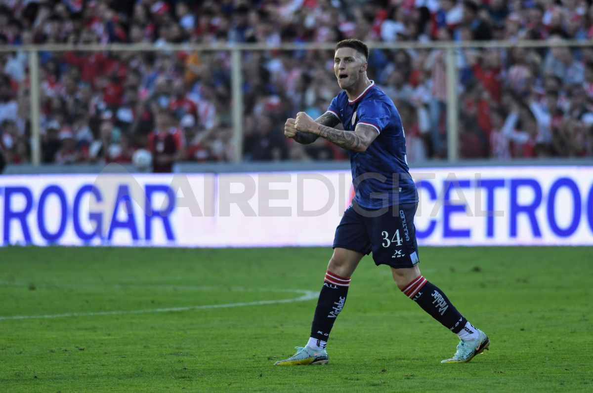 Gran triunfo de Unión ante San Lorenzo que lo deja puntero y cerca de la zona de Copa Libertadores.