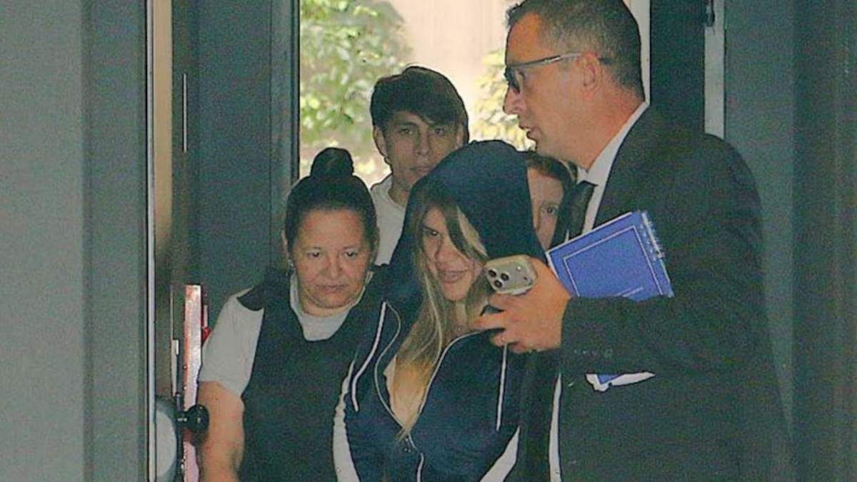 Morena Rial recibió autorización judicial para abandonar el arresto domiciliario únicamente con el fin de asistir a sesiones de psicología. Morena Rial recibió autorización judicial para abandonar el arresto domiciliario únicamente con el fin de asistir a sesiones de psicología.
