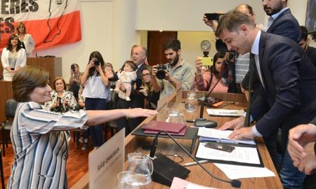 jaton renuncio a su banca en el concejo de santa fe y asumio laura spina en su reemplazo jaton renuncio a su banca en el concejo de santa fe y asumio laura spina en su reemplazo