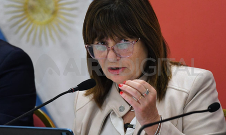 “Fue una contraofensiva que hicieron los falsos movimientos sociales para desarmar la lógica, dijo la ministra de Seguridad de la Nación, Patricia Bullrich. “Fue una contraofensiva que hicieron los falsos movimientos sociales para desarmar la lógica, dijo la ministra de Seguridad de la Nación, Patricia Bullrich.