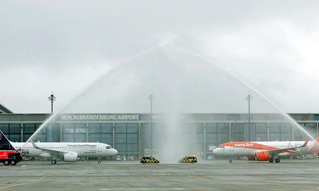 Las repercusiones de un ciberataque que afectó los sistemas de facturación en varios aeropuertos europeos se extendieron a un segundo día completo este domingo. Las repercusiones de un ciberataque que afectó los sistemas de facturación en varios aeropuertos europeos se extendieron a un segundo día completo este domingo.