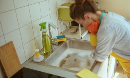 El truco casero que elimina el mal olor de la bacha de la cocina sin usar químicos.ñ El truco casero que elimina el mal olor de la bacha de la cocina sin usar químicos.ñ
