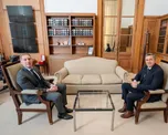 El ministro del Interior, Diego Santilli, recibió este martes en la Casa Rosada al gobernador de Chaco, Leandro Zdero. El ministro del Interior, Diego Santilli, recibió este martes en la Casa Rosada al gobernador de Chaco, Leandro Zdero.