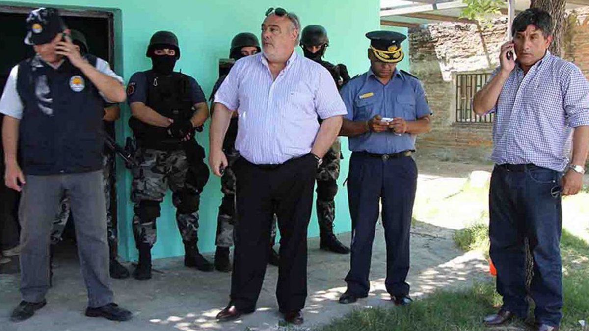 El caso es recordado por la aparición en uno de los allanamientos del entonces gobernador de Corrientes