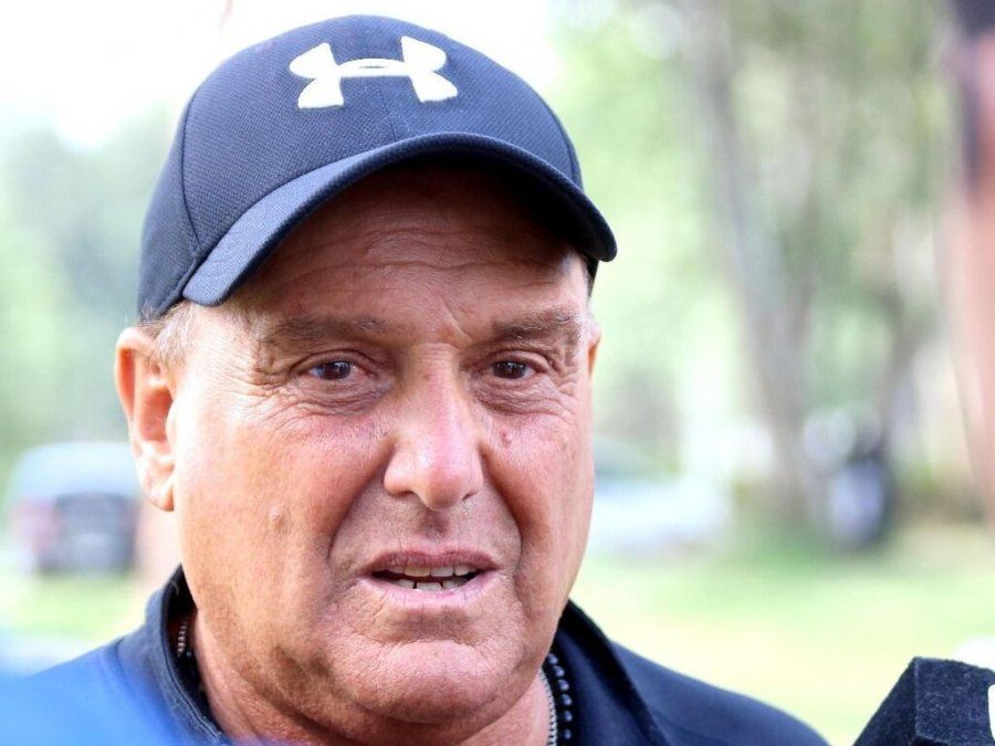 El entrenador de Altos Hornos Zapla fue apretado por barrabravas con cuchillos