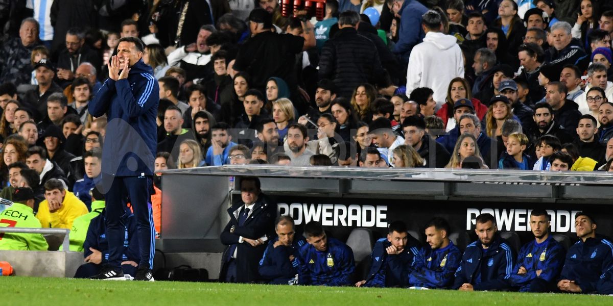 Lionel Scaloni en el triunfo de Argentina sobre Paraguay por 1-0.