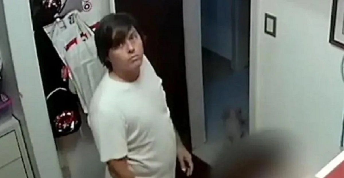 Una nena filmó al tío abusador, es gerente suplente de una multinacional y ahora está prófugo