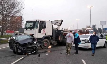 Siete autos y un camión protagonizaron esta mañana un accidente en la panamericana mano a la Ciudad de Buenos Aires Siete autos y un camión protagonizaron esta mañana un accidente en la panamericana mano a la Ciudad de Buenos Aires