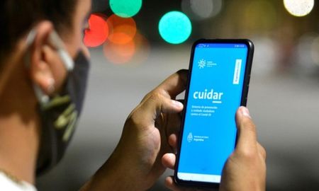 La aplicación CuidAR fue lanzada por el gobierno nacional y tiene la posibilidad de hacer un autotesteo de coronavirus. La aplicación CuidAR fue lanzada por el gobierno nacional y tiene la posibilidad de hacer un autotesteo de coronavirus.