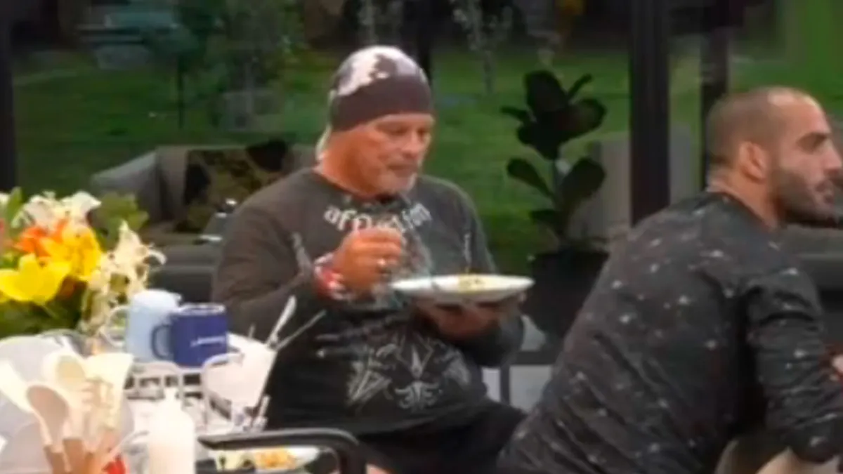 Apareció un celular en la casa de Gran Hermano y generó polémica.