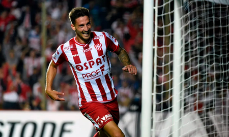 Nicolás Mazzola, exjugador de Unión, se convirtió en nuevo jugador de Atlanta, de la Primera Nacional. Nicolás Mazzola, exjugador de Unión, se convirtió en nuevo jugador de Atlanta, de la Primera Nacional.