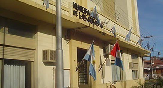 Al ser consultado sobre los hechos, Leoni advirtió sobre la “gravedad institucional” de los mismos. “Es muy grave institucionalmente. Movilizar tropas desde Casilda, una locura. Metieron 100 milicos para romper un paro de 194 trabajadores”, denunció.