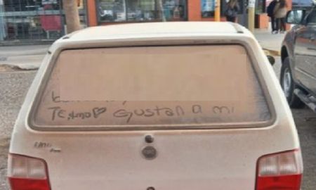 La insólita declaración de amor en un parabrisas que revolucionó Mendoza La insólita declaración de amor en un parabrisas que revolucionó Mendoza