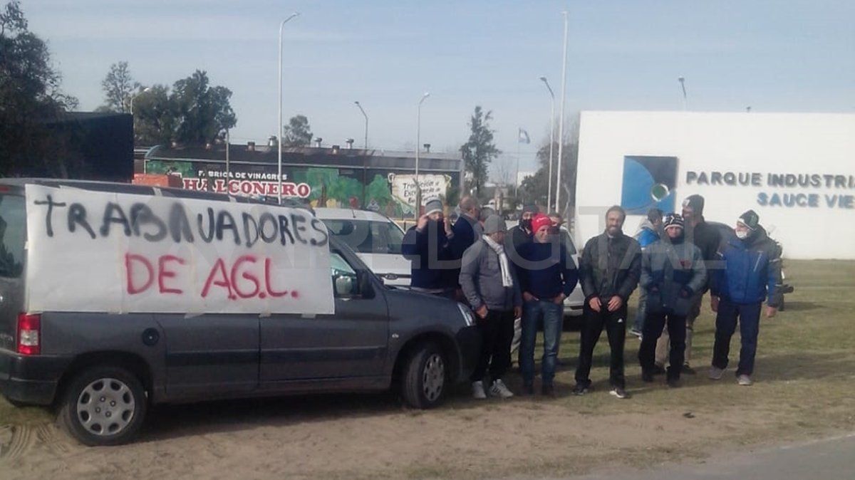 Uno de los reclamos de los trabajadores fue que se realizaron producciones a terceros en turnos en los que no había impresiones de diarios, sin pagar ni una sola hora extraordinaria.